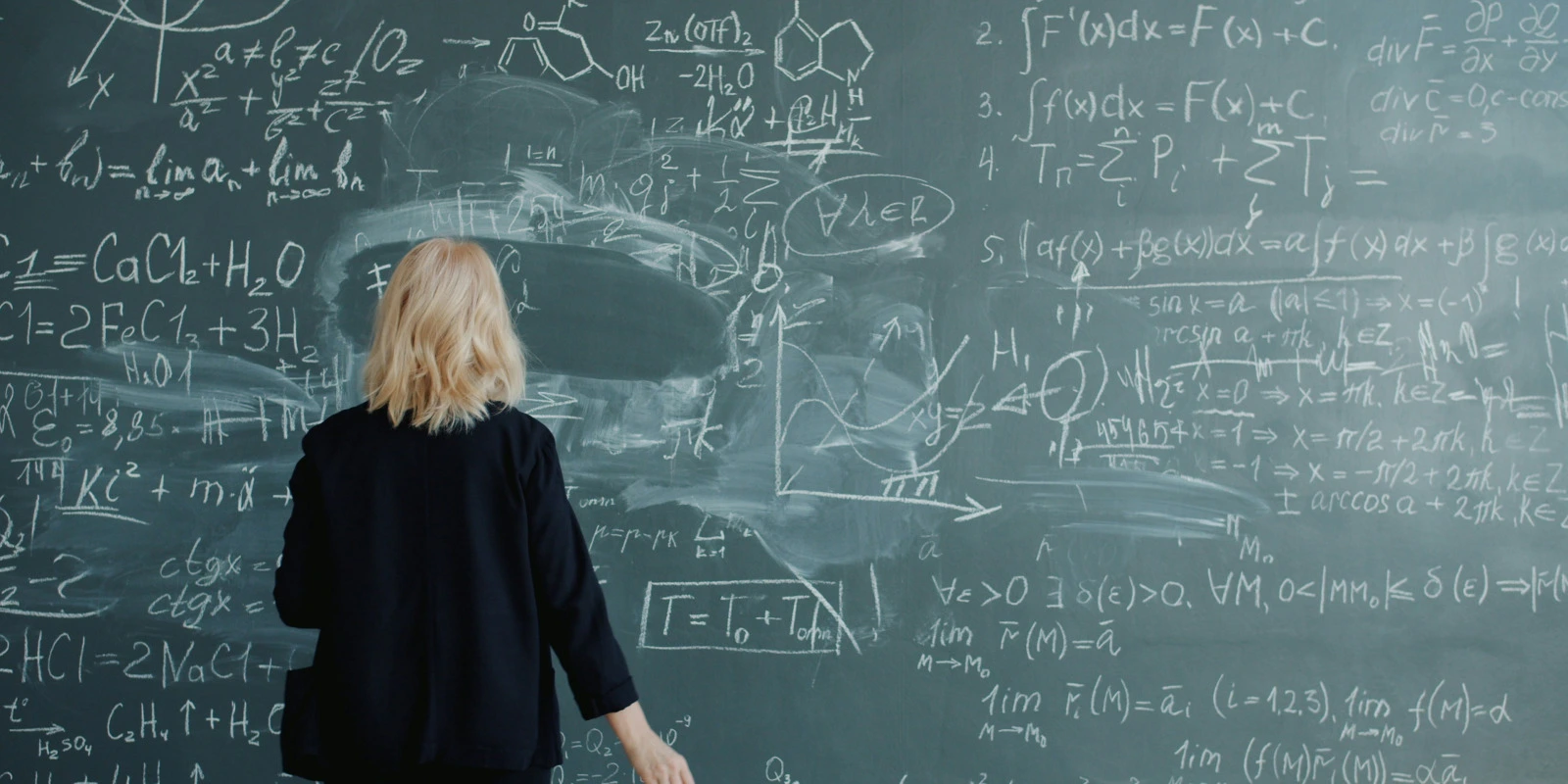 Les Débouchés après une Licence LEA en Langues Étrangères Appliquées Les Débouchés après une Licence LEA en Langues Étrangères Appliquées